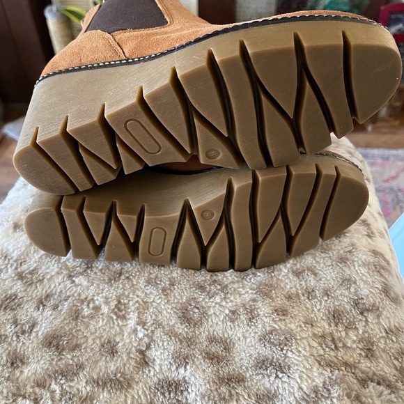 ** SOLD** Sz 8 DIBA True, nirvana booties. Brand new, in box. - Picture 5 of 8